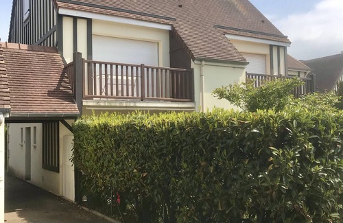 Cabourg Apartment | Garden, workshop spirit, bikes, all renovated!