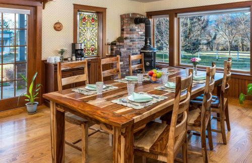 Colville Bed & Breakfast | Gardenview Estate Bed and Breakfast