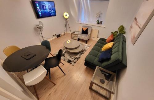 Greenwich Apartment | Garland Quantock House, London With Private Garden