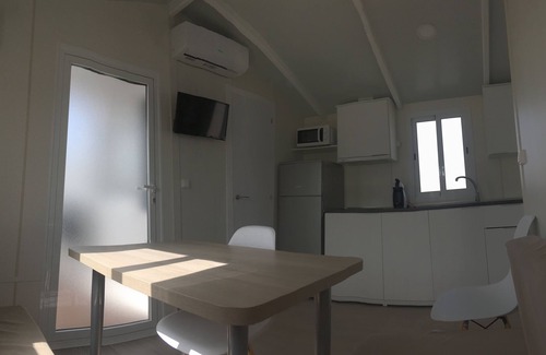 Pujaire House | Garnet 1