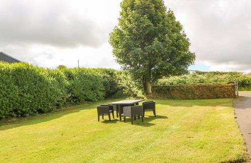 Garn Fadryn Cottage | GARREG LWYD FARM, pet friendly, character holiday cottage in Nefyn