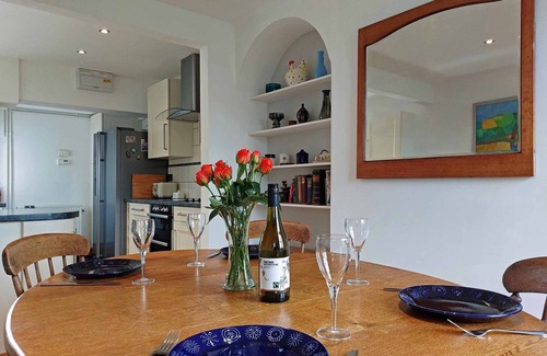 Barmouth Cottage | Garreg Wen (White Stone) family holiday home nr the beach