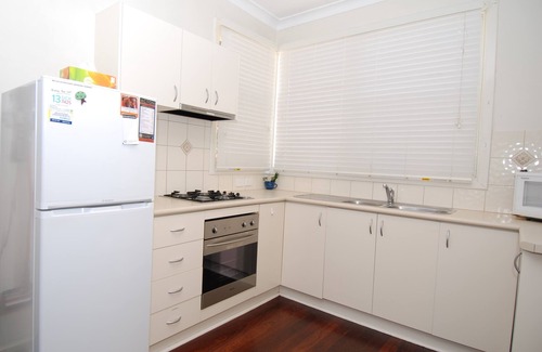 Coolbellup House | Garrys Cottage - home away from home