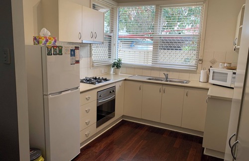 Coolbellup House | Garrys Cottage - home away from home