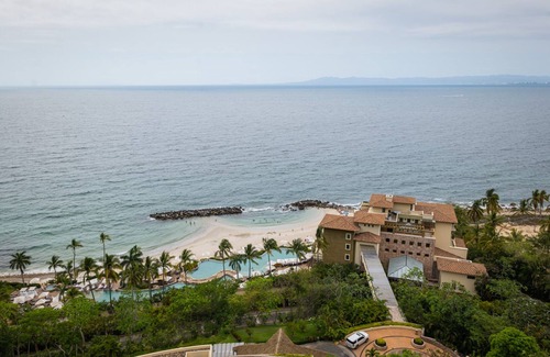 South Shore Hotel Area Condo | Garza Blanca Escape in Puerto Vallarta