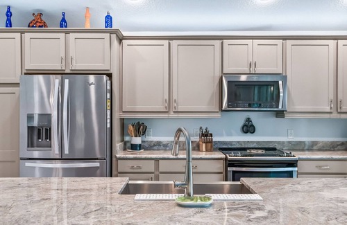 Wildwood House | GAS GOLF CART WALK TO THE POOL BEAUTIFUL HOME IN FENNEY THE VILLAGES FL