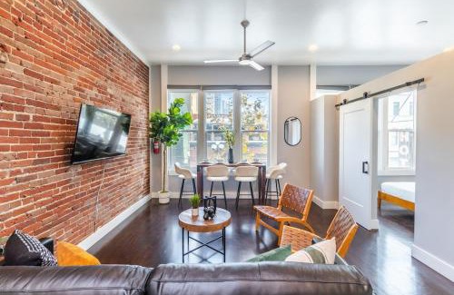 Gaslamp Quarter Apartment | Gaslamp 2BR Upscale Queen Beds with Smart TV