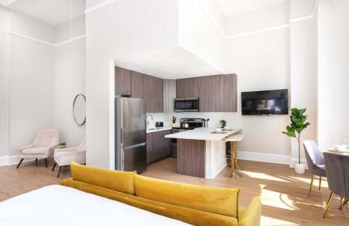 Gaslamp Quarter Apartment | Gaslamp Loft Escape Sleeps 7 in Style