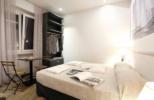 Sturla Apartment | Gaslini and Sole - rooms by the sea