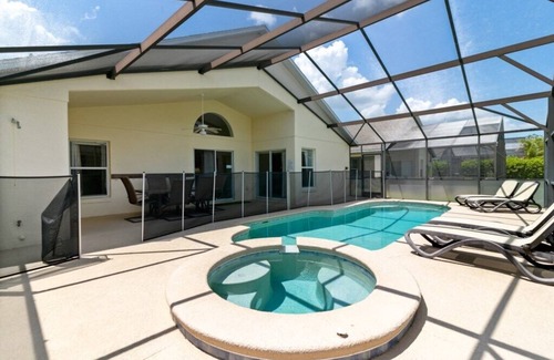 Legacy Park Villa | Gated 4 bed with Pool and Spa close to Disney