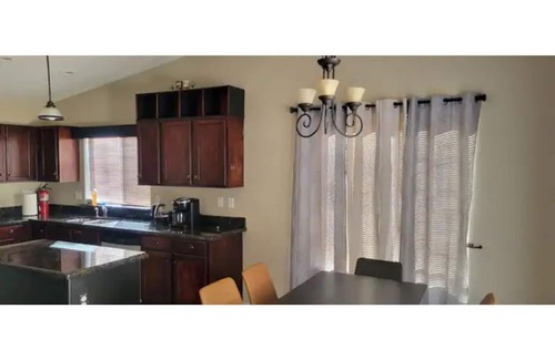 Maryvale House | Gated family-friendly 3 beds near big events venues