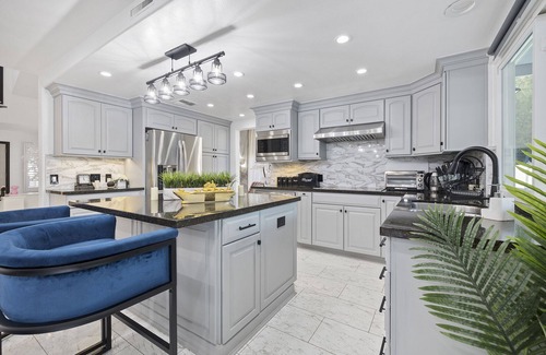 Chatsworth House | Gated Luxurious Modern Hills Oasis Estate POOL/SPA