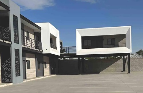 Mexicali Apartment | Gated parking / Villas de Ruby
