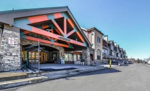 Mountain House House | Gateway Lodge 5027 by SummitCove Lodging