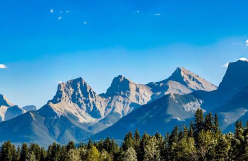 Harvie Heights House | Gateway Suites Sweet Getaway near Canmore and Banff