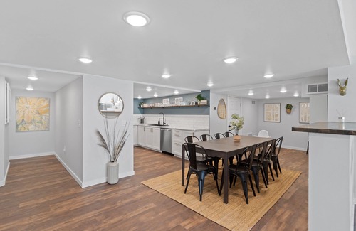 Wisconsin Dells Villa | Gather the Fam! Close to everything, Home Theater, 2 Kitchens, 2 Living Rooms!
