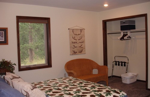 Custer House | Gather the family to explore the Black Hills from this centrally located oasis.