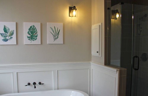 Cat Hollow House | Gathering Place with Heated Pool, Hot Tub and 7 Bedrooms