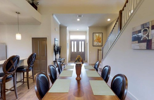 Oviedo Villa | Gator Palace: Stylish 5-bedroom, 4-bath home, with upstairs loft. Sleeps 12.