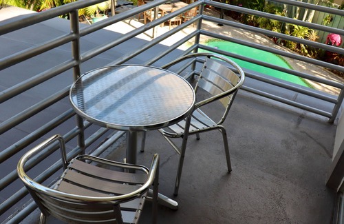 South Middle River House | Gay Men’s Private Pool Home, Pool View Apt. Walk To Wilton Manors.