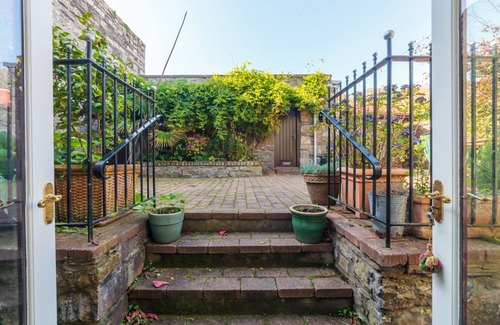 Castletown Cottage | Gee's Cottage - a seaside holiday cottage that sleeps 5 guests in 3 bedrooms