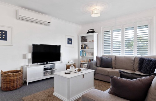 Coronet Bay House | Gellibrand Cottage in Coronet Bay