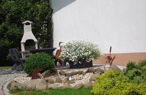 Bad Steben Apartment | Gemütliche 45qm Ferienwohnung, Naturholzmöbelausstattung