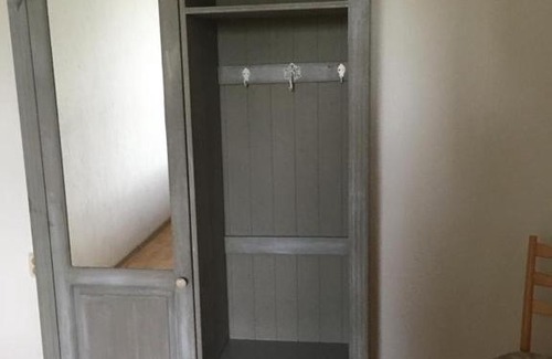 Knorrendorf Apartment | Gemütliche Ferienwohnung für 6 Personen im Schloss Kastorf