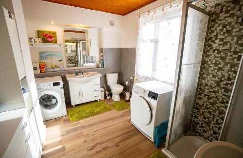 Lengnau House | Gemütliche Wohnung mit Terasse und Feuerstelle