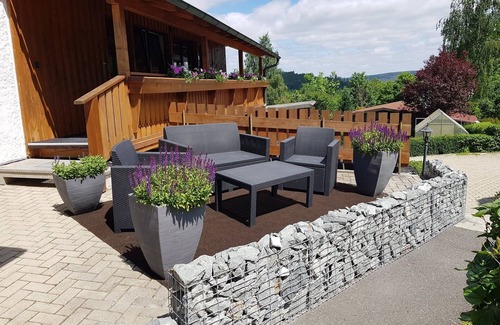 Lichtenberg Apartment | Gemütliches 50qm Ferienhaus mit Terrasse, kostenfreies Parken und WLAN