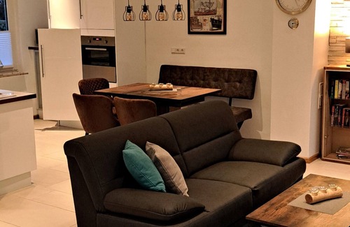 Neu Hauen House | Gemütliches Ferienhaus mit Whirlpool, Sauna und Garten mit Deichblick