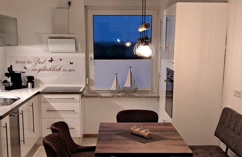 Neu Hauen House | Gemütliches Ferienhaus mit Whirlpool, Sauna und Garten mit Deichblick