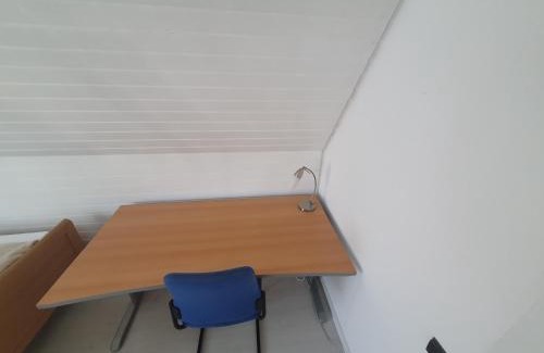 Oberstadt House | Gemütliches Privatzimmer mit französischem Doppelbett an der Universitätsklinik Mainz