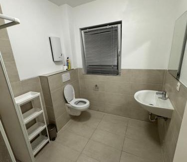 Neuendorf Apartment | Gemütliches Zimmer in Rheinnähe