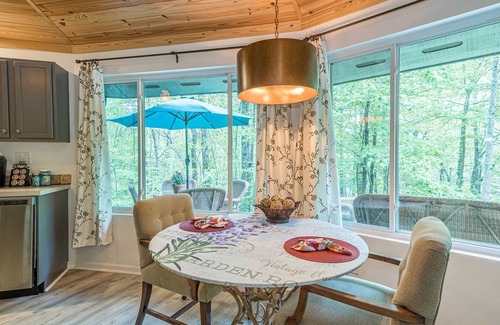 Dahlonega House | Gem - Fireplace - Forest - Relax - Wineries - Fire Pit - Grill - ROKU-Vibe-Queen