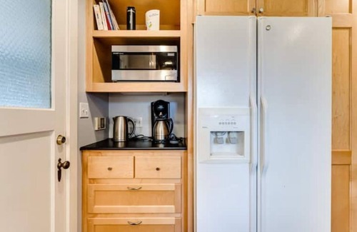 Amazon House | Gem House Blocks from Campus - charming two-story family home!