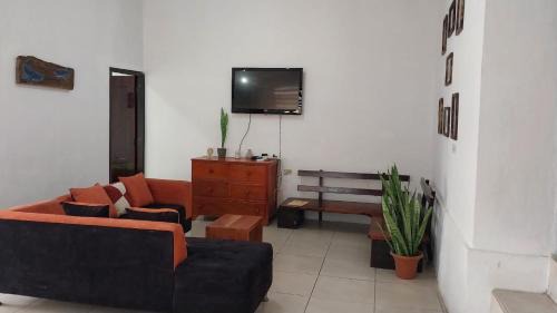 Puerto Ayora House | Genovesa Family home