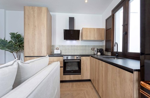 Centro - Sagrario Apartment | Genteel Home Horno Marina