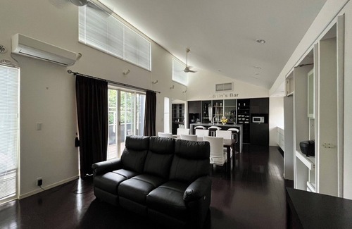 Setagaya House | Genuine suburban Tokyo living in modern big house. 10 mins by train to Shinjuku!
