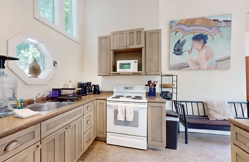Boothbay House | Geodesic Dome w/Riverfront Deck, Lovely Views, & High-Speed WiFi - Dogs Welcome