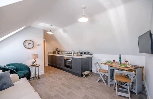 Ipswich Apartment | Geoff's Rest with Hot Tub, Pond Hall Farm, Hadleig