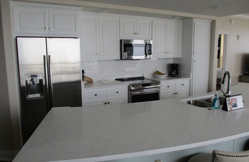 Bel Air Condo | Georgeous 3 Bed Unit; Wrap-around Balc w/Spect Views; Beach Chair Setup Incl.