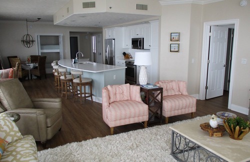 Bel Air Condo | Georgeous 3 Bed Unit; Wrap-around Balc w/Spect Views; Beach Chair Setup Incl.