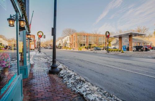 Georgetown Apartment | Georgetown 2br w wd nr Embassy Row nightlife WDC-705