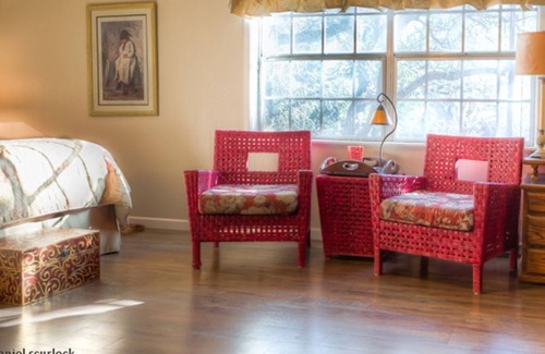 Georgetown House | Georgetown Square Minutes From Riverside, Countryside Farm Home, Family & Pets