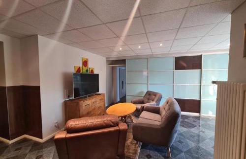 Neubrandenburg Apartment | Geräumiges Wohnerlebnis - komfortabel und ruhig