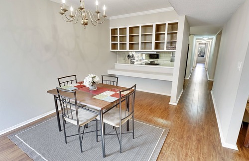 Germantown Condo | Germantown - 30 day minimum