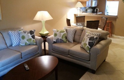 Central Naples Condo | Get a slice of paradise for next season! Beach themed condo ready for you!
