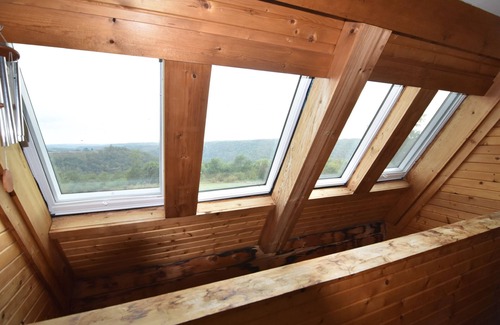 Taylorstown Cabin | Get Away Cabin in Claysville ~ Covered deck~ Watch the Sunrise & Sunset~