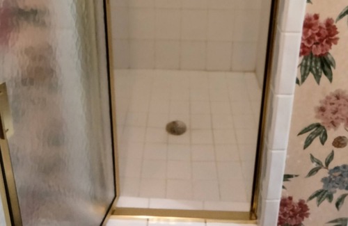 Old Fort House | Get away from it all at Curtis Creek !!! NO Cable NO Internet No Cell Service